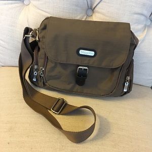 Baggallini Green Crossbody